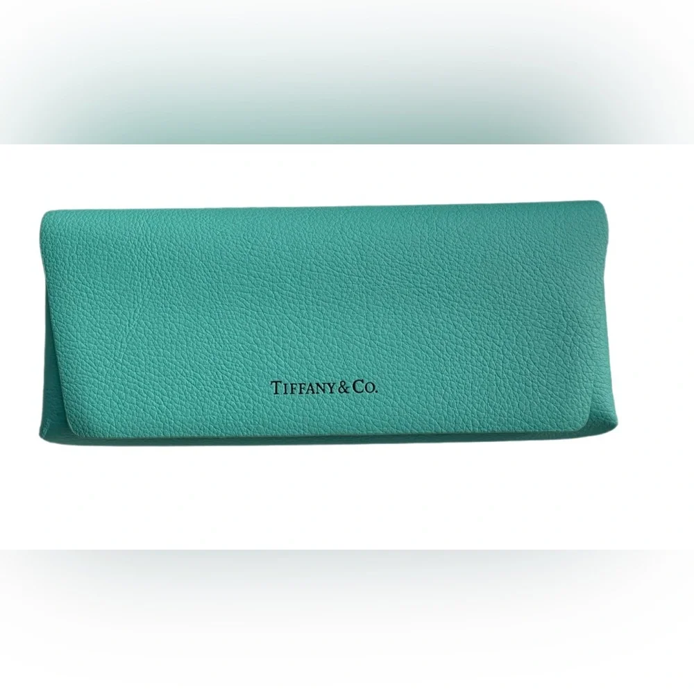 Tiffany Glasses Case Tiffany Blue Leather w cleaning cloth excellent condition